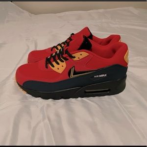 Nike Air Max 90 size 10. Brand new without box